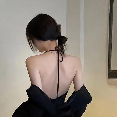双眼凝视